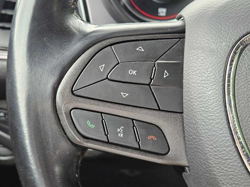 Used 2023 Dodge Challenger SXT RWD image 18