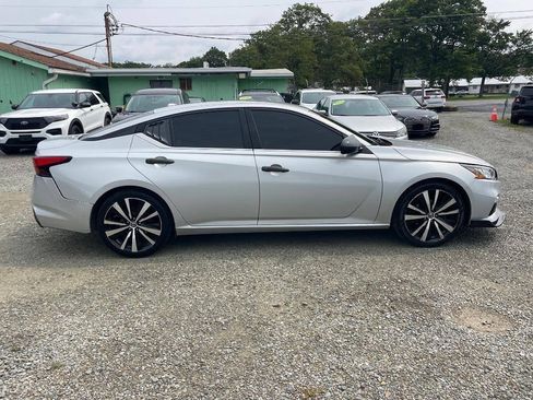 Used 2021 Nissan Altima 2.5 SR FWD image 9