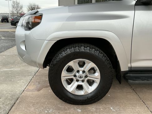 Used 2015 Toyota 4Runner SR5 image 25