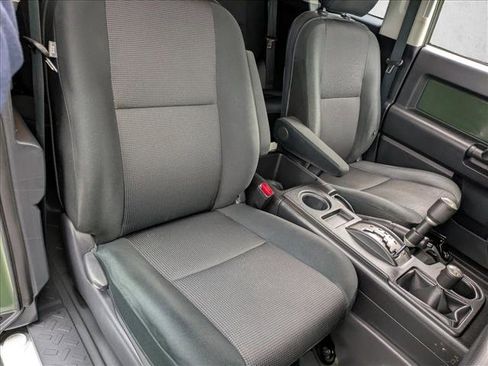 Used 2010 Toyota FJ Cruiser 4WD image 17