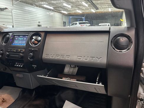 Used 2015 Ford F250 XL w/ Power Equipment Group AWD/4WD image 30