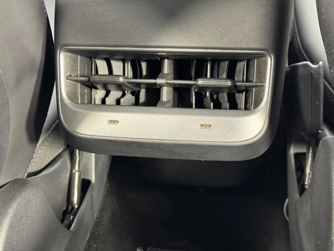 Used 2021 Tesla Model Y Performance image 39