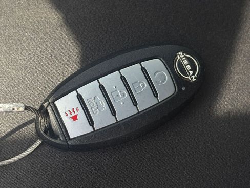Used 2025 Nissan Altima 2.5 SV FWD image 25
