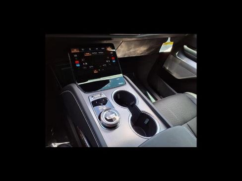 New 2026 Cadillac Vistiq Luxury image 14