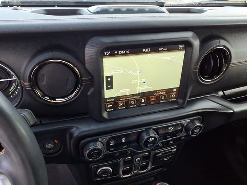 Used 2023 Jeep Wrangler Unlimited Sahara AWD/4WD image 13