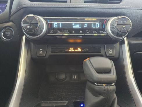 Used 2024 Toyota RAV4 XLE FWD image 22