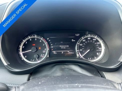 Used 2023 Toyota Highlander XSE FWD image 11