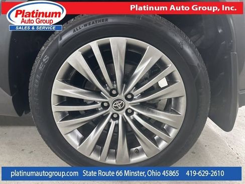 Used 2021 Toyota Highlander Platinum image 15