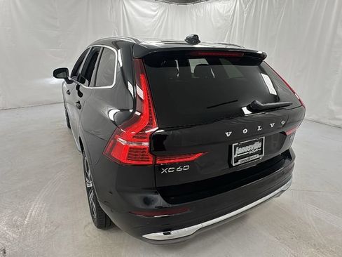 Used 2023 Volvo XC60 B5 Plus w/ Climate Package AWD/4WD image 5