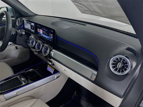 Certified 2025 Mercedes-Benz GLB 250 image 29