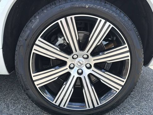 Certified 2025 Volvo XC90 T8 Ultra w/ Protection Package Premier AWD/4WD image 11