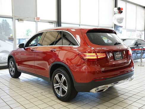 Used 2017 Mercedes-Benz GLC 300 4MATIC image 4