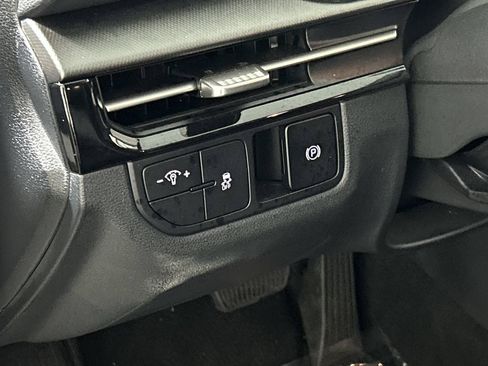 Used 2026 Kia Sportage LX FWD image 13