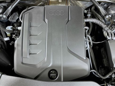 Used 2025 Audi Q5 Premium Plus w/ Premium Plus AWD/4WD image 13