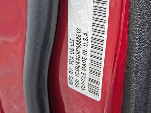 Used 2023 Jeep Grand Cherokee L Laredo image 26