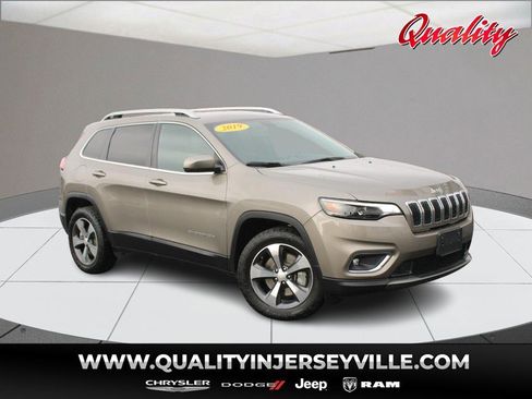 Used 2019 Jeep Cherokee Limited image 1