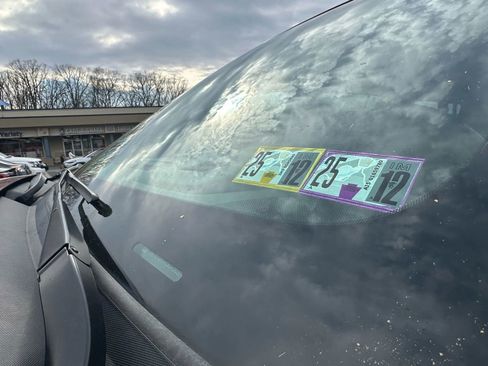Used 2016 Chevrolet Suburban LT w/ Luxury Package image 13