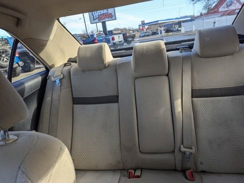 Used 2014 Toyota Camry LE image 20