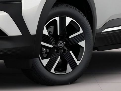 New 2026 Nissan Kicks SV w/ SV Premium Package AWD/4WD image 9