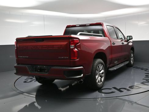 Used 2019 Chevrolet Silverado 1500 Custom w/ Custom Value Package AWD/4WD image 9
