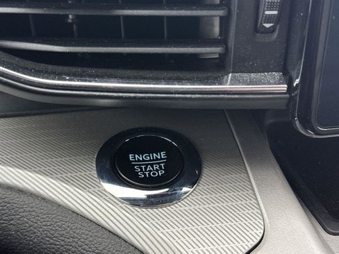 Used 2023 Ford Explorer XLT w/ Equipment Group 202A image 32