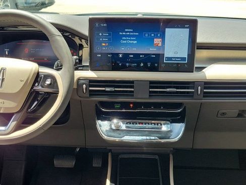 Certified 2023 Lincoln Corsair FWD w/ Equipment Group 101A image 20