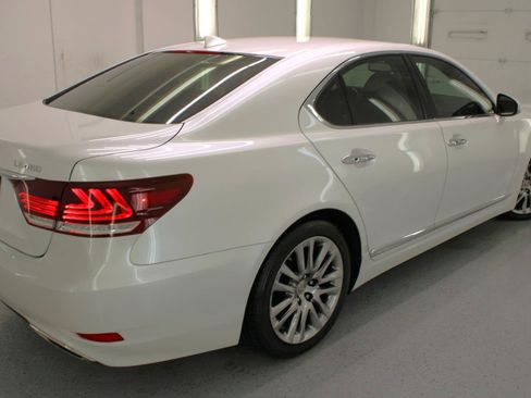 Used 2017 Lexus LS 460 w/ Comfort Package RWD image 15
