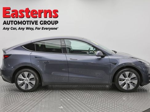 Used 2022 Tesla Model Y Long Range AWD/4WD image 4