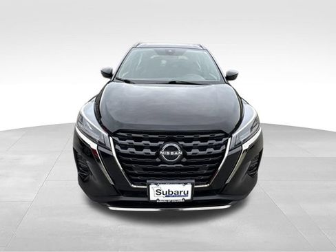 Used 2023 Nissan Kicks SR w/ Interior Electronics Package FWD image 2