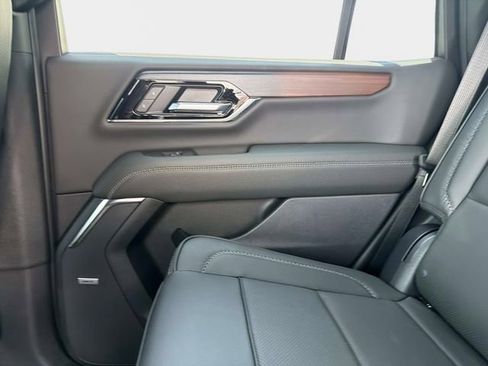 New 2026 GMC Yukon Denali w/ Denali Reserve Package AWD/4WD image 14