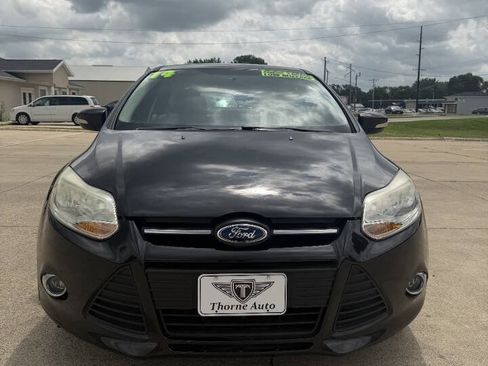 Used 2014 Ford Focus SE w/ SE Sport Package FWD image 4