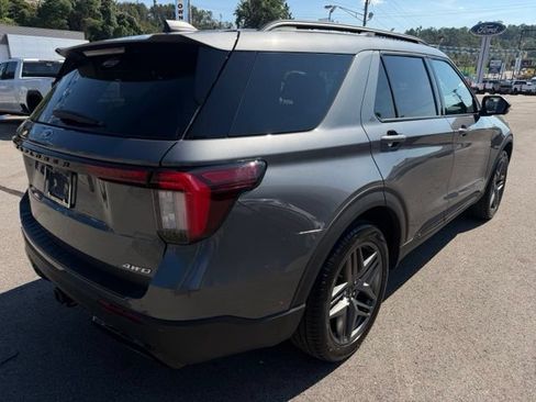 Used 2026 Ford Explorer ST-Line w/ ST-Line Street Pack AWD/4WD image 7