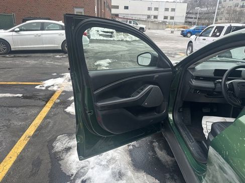 Used 2025 Ford Mustang Mach-E Premium image 16