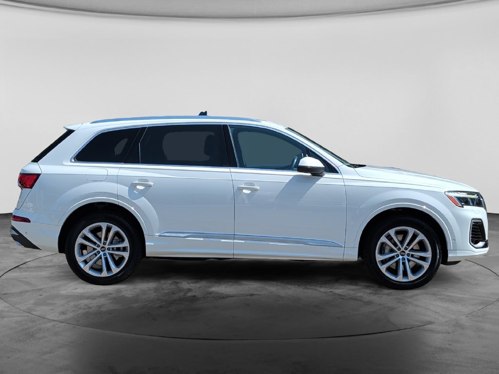 Used 2025 Audi Q7 3.0T Premium Plus AWD/4WD image 8