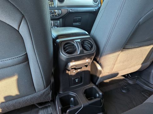 Used 2021 Jeep Gladiator Sport AWD/4WD image 19