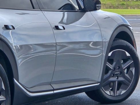 Used 2025 Kia EV6 Light AWD/4WD image 13