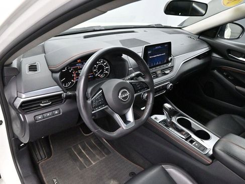 Used 2023 Nissan Altima 2.5 SR AWD/4WD image 12