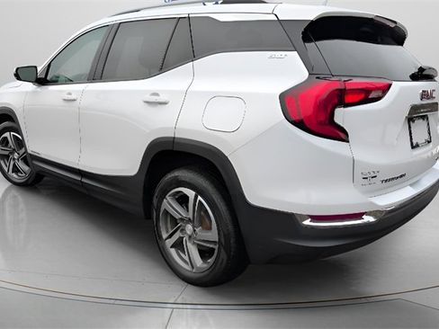 Used 2021 GMC Terrain SLT image 3