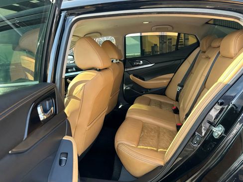Used 2017 Nissan Maxima SR image 7