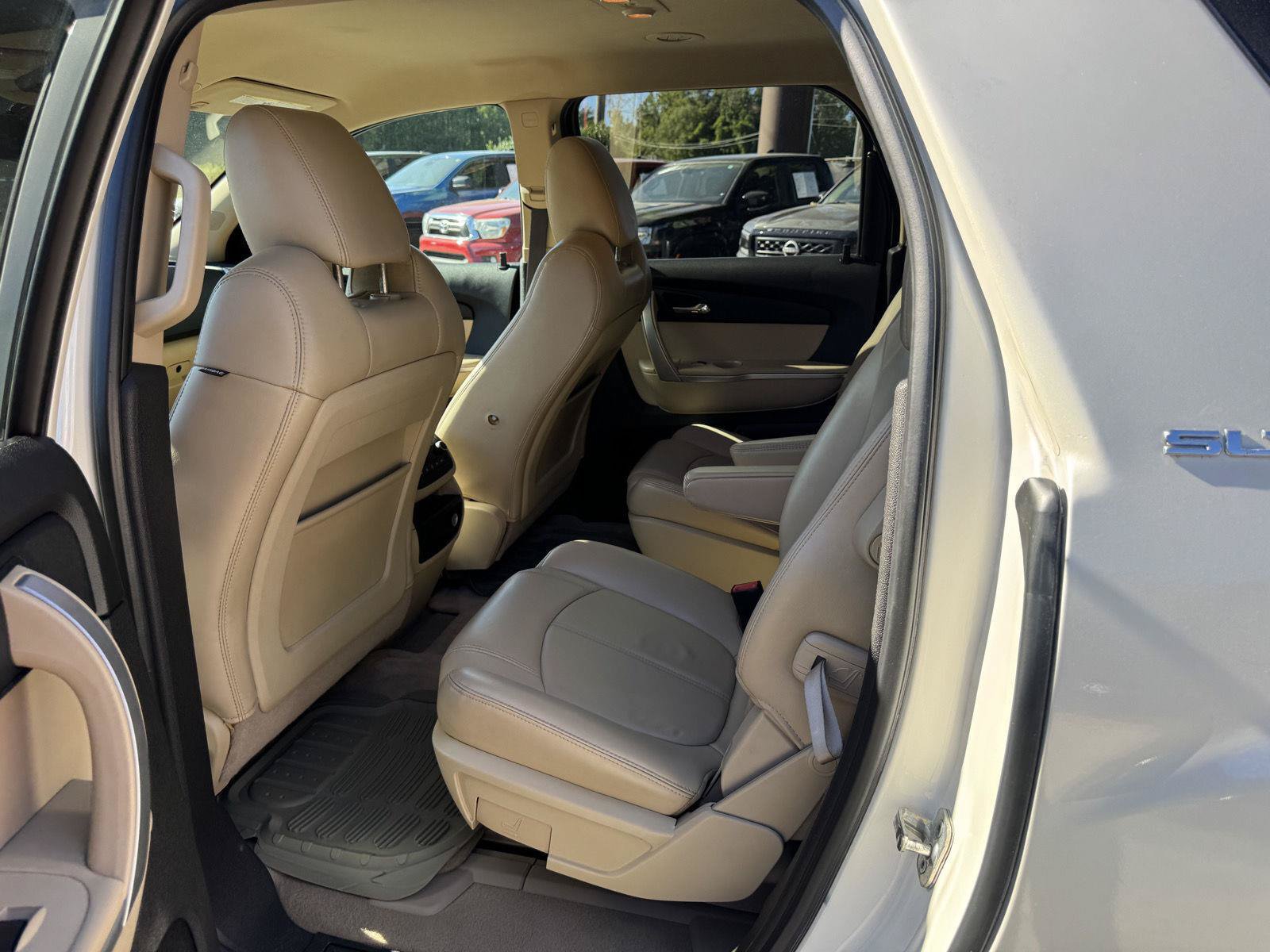 Used 2010 GMC Acadia SLT FWD image 6