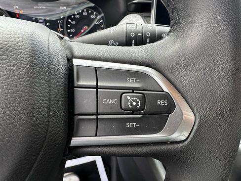 Used 2024 Jeep Compass Latitude AWD/4WD image 15