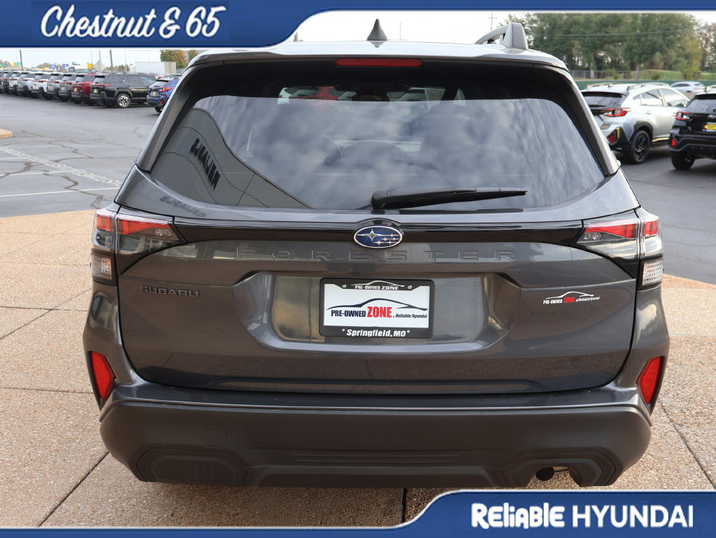 Used 2025 Subaru Forester Premium AWD/4WD image 5