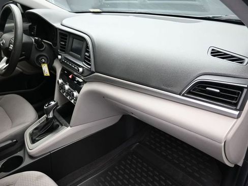 Used 2020 Hyundai Elantra SE w/ Convenience Package (C2) image 40