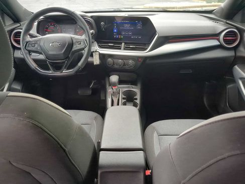 Used 2025 Chevrolet Trax RS w/ Sunroof Package FWD image 23