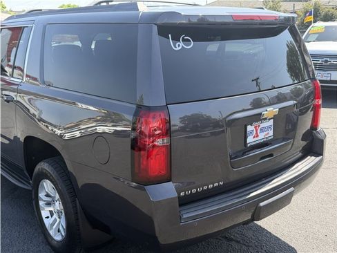 Used 2018 Chevrolet Suburban LT w/ Luxury Package RWD image 47