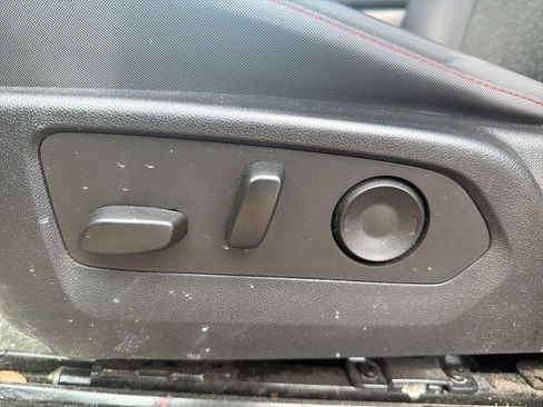 Used 2023 Chevrolet Colorado Z71 w/ Z71 Convenience Package 2 image 16