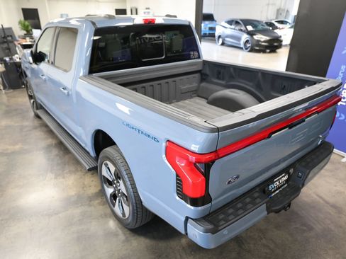 Used 2023 Ford F150 Lightning Platinum AWD/4WD image 12