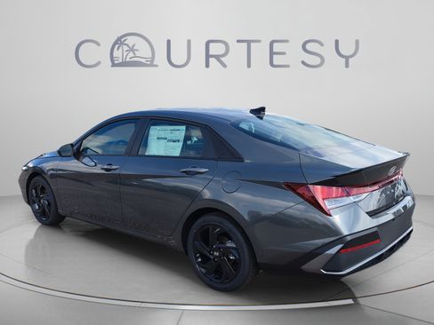 New 2026 Hyundai Elantra SEL Sport FWD image 3