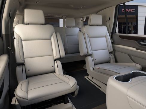 New 2026 GMC Yukon Denali w/ Denali Reserve Package RWD image 17