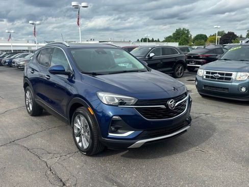 Used 2023 Buick Encore GX Essence w/ Advanced Technology Package FWD image 3
